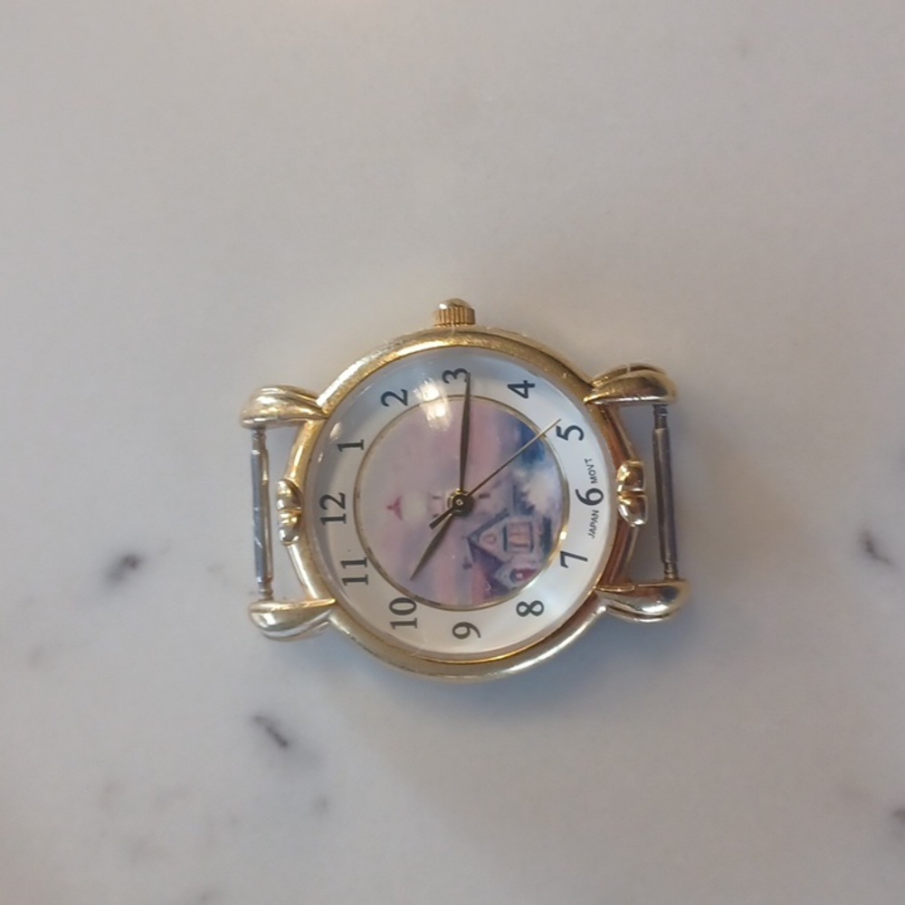 Gold Tone Bezel Lantern Watch